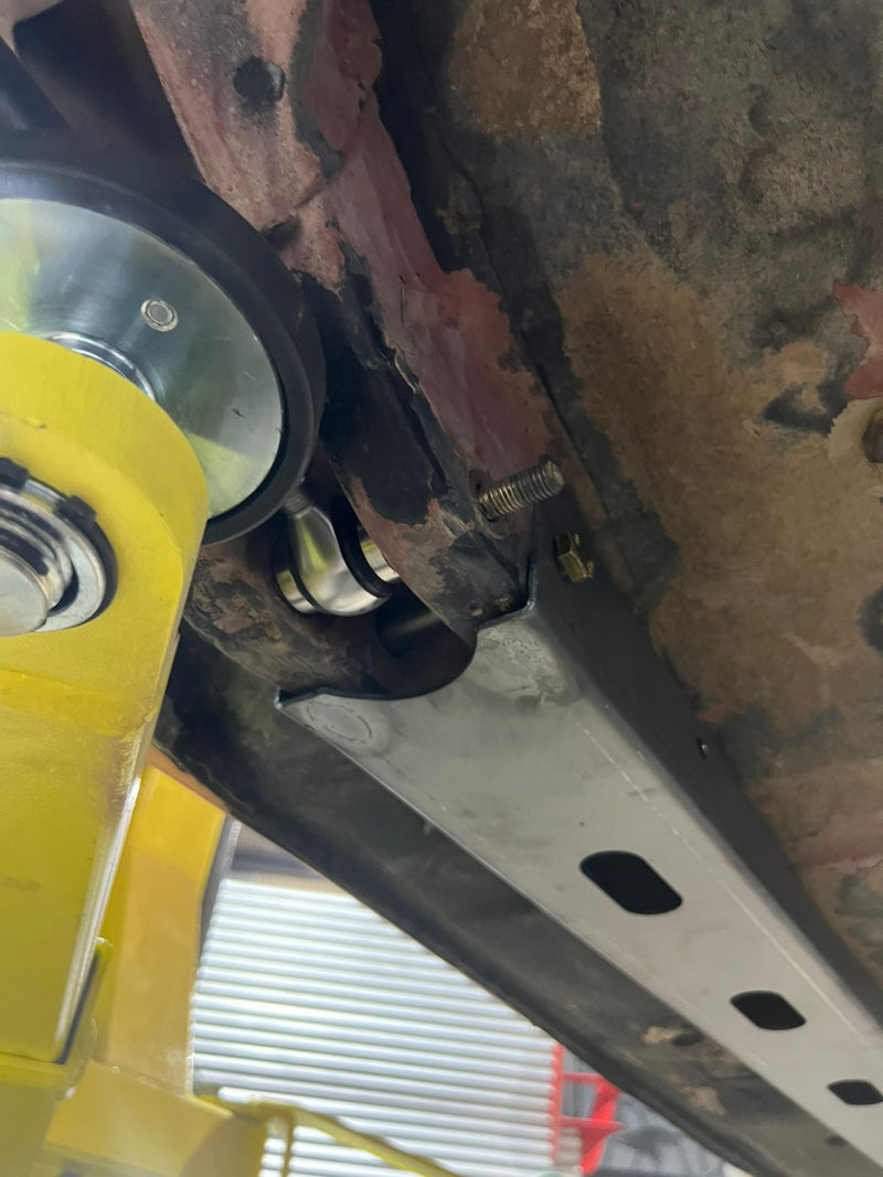 REFUERZO INFERIOR FORD TAUNUS - foto 8