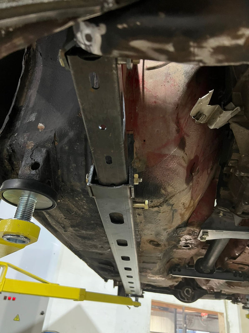 REFUERZO INFERIOR FORD TAUNUS - foto 4