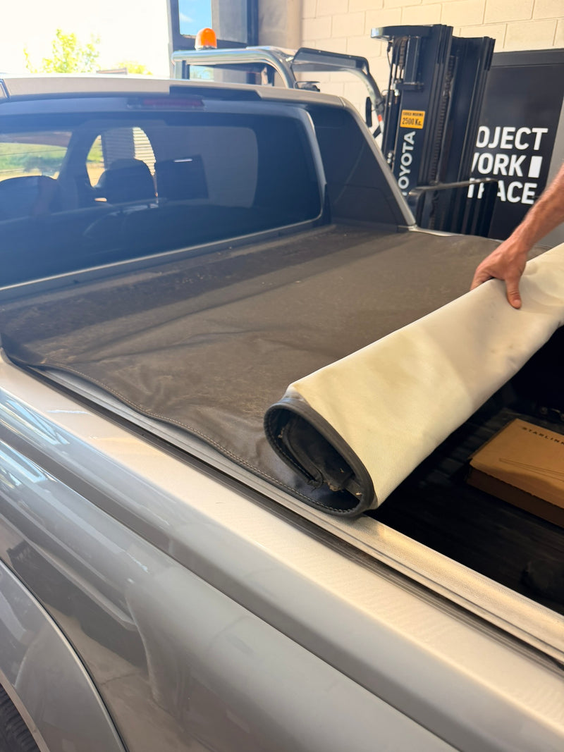SOPORTE STARLINK MINI PARA PICK UP - INSTALACION BAJO TAPA DE LONA AMAROK RANGER HILUX - foto 4